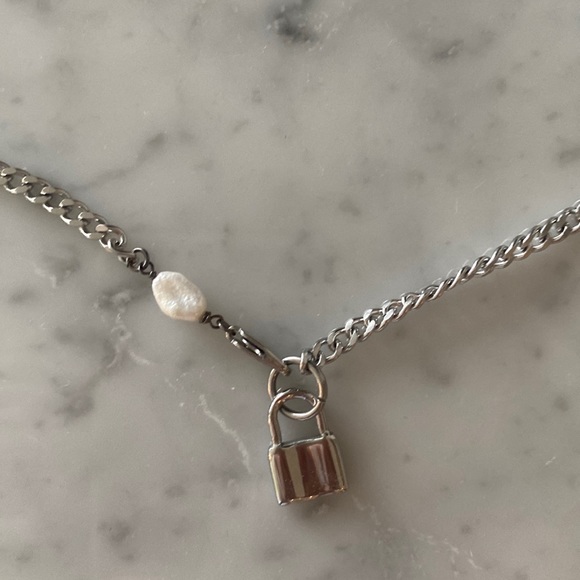 Chan Luu sterling silver necklace with lock and natural pearl - Picture 2 of 2